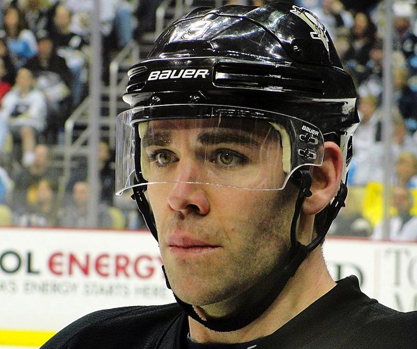 Dupuis to have ACL surgery, out for season
