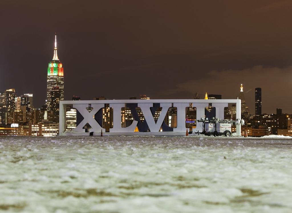 Super Bowl XLVIII hosts Broncos, Seahawks and cold temps