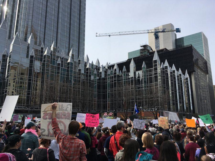 Thousands participate in Womens March on Pittsburgh