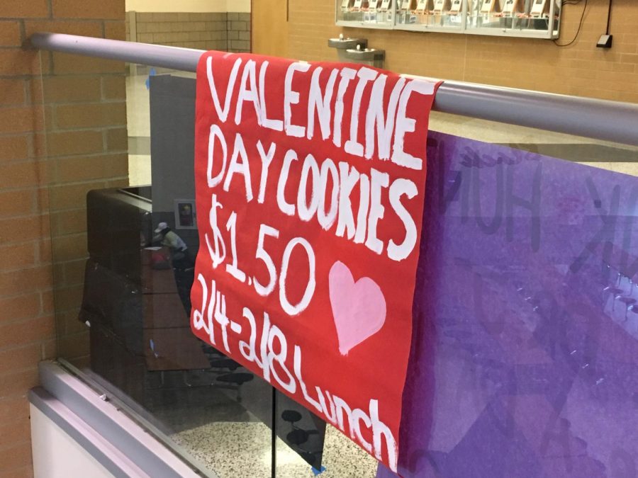 A+sign+in+the+lobby+above+the+cafe+reminds+students+to+send+a+cookie+to+their+valentine.