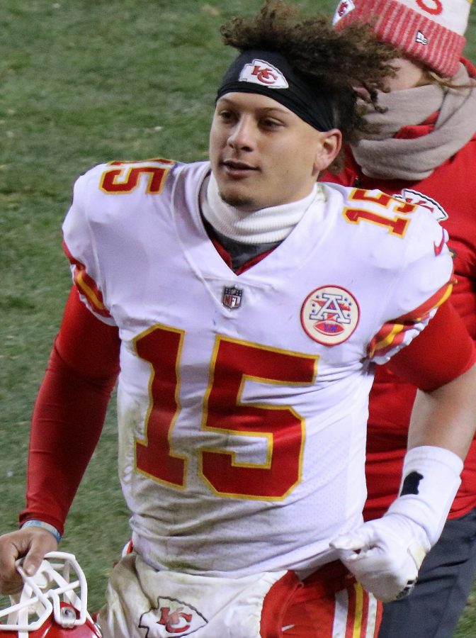 Patrick Mahomes exits the game on Dec. 31, 2017.
