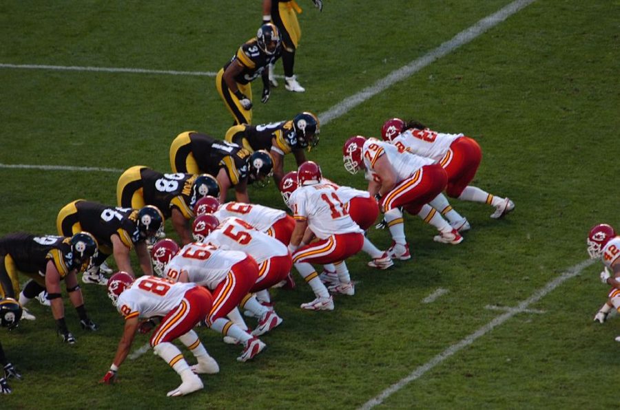 The Kansas City Chiefs lineup on offense for a play against the Pittsburgh Steelers defense on Oct. 15, 2006.