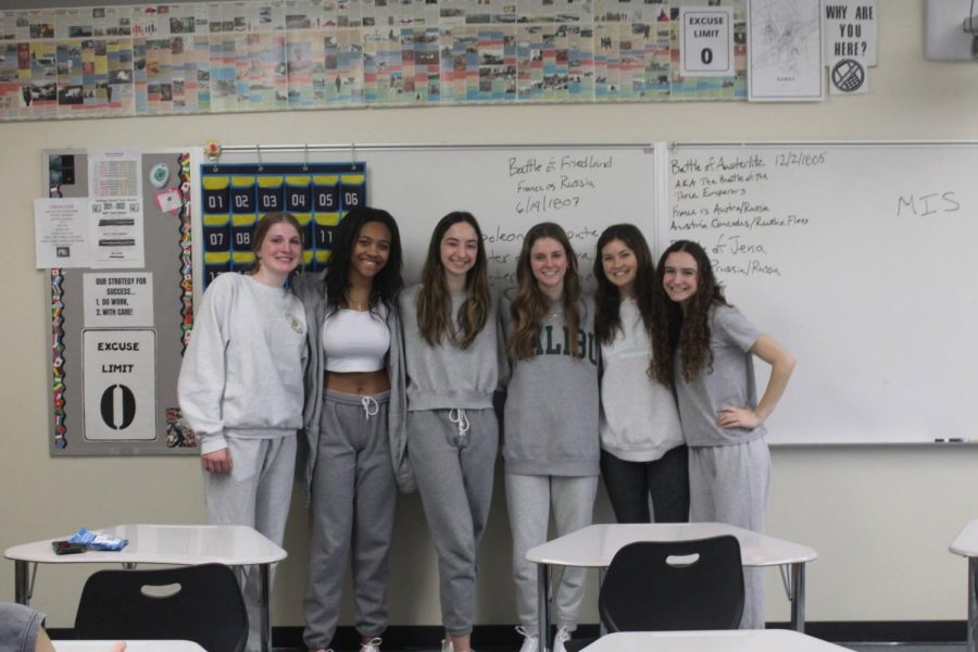 Students+show+off+their+gray+fits+on+Groutfit+Day+on+Wednesday%2C+March+16.
