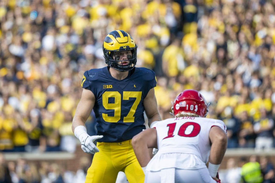 Aidan Hutchinson in Michigans game vs. Rutgers on September 25, 2021.