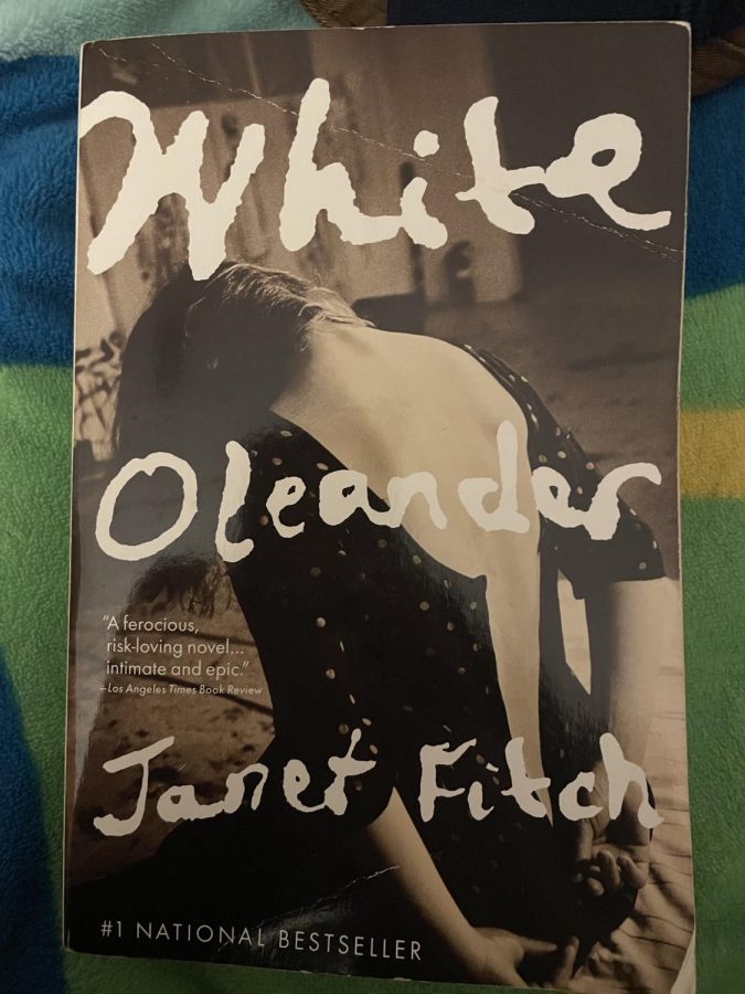 A picture of the front cover of White Oleander by Janet Fitch.
