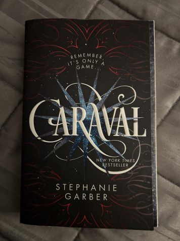 A picture of the front cover of Caraval by Stephanie Garber.