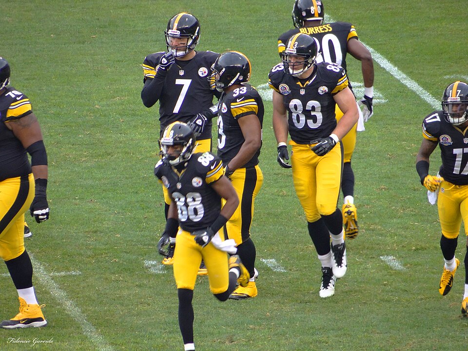 Pittsburgh Steelers quarterback Ben Roethlisberger (#7) and fellow offensive players during a game vs the San Diego Chargers in 2012.